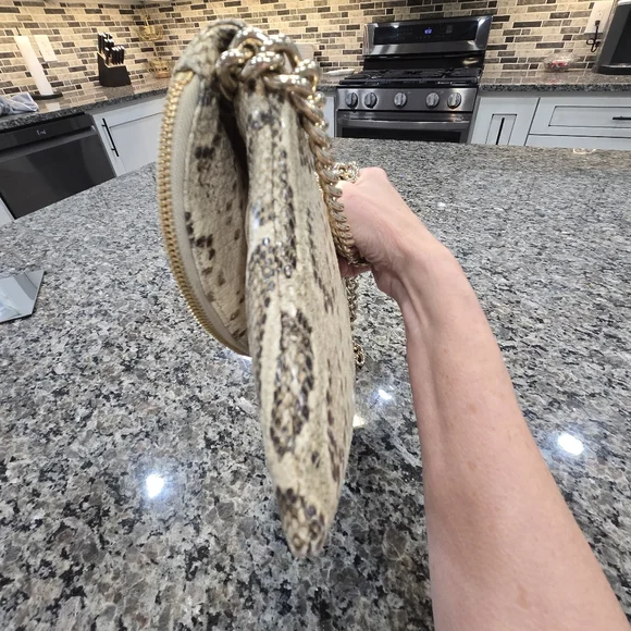 Henri Bendel Beige Snake-Print Chain Crossbody Bag Clutch - Picture 11 of 16
